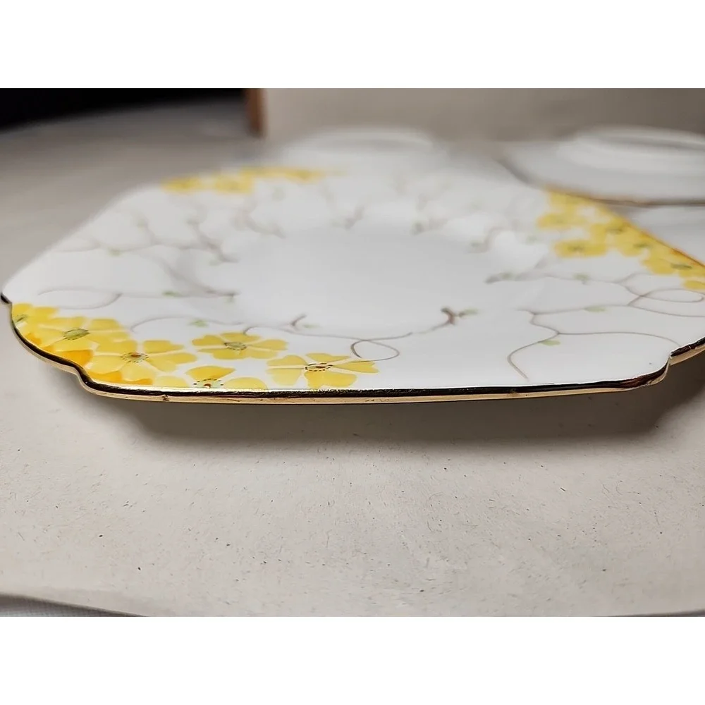Vintage‎ 4-Pc Royal Grafton Fine Bone China Dessert Plates MCM Exquisite Rare